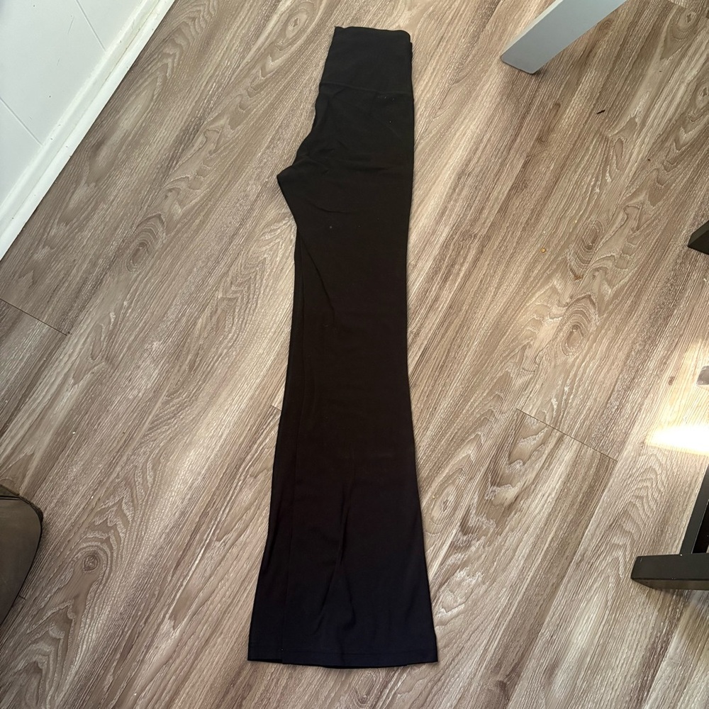 Lululemon Groove high rise flared pant/ leggings - Picture 8 of 11